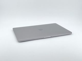 MacBook Pro 16" (2019) Intel Core i7 2.6GHz 6 núcleos - SSD 512GB - RAM 16GB - Gris Espacial