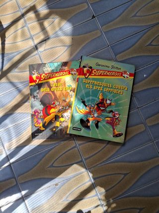 2 libros de "Superherois" de Geronimo Stilton