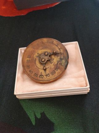 Segna punti antico su legno 