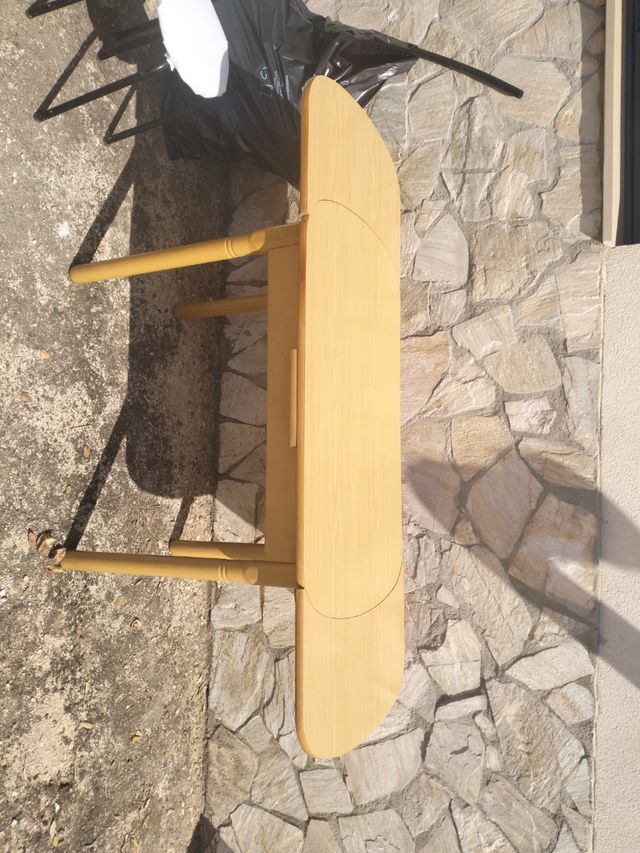 Mesa plegable de madera - beige