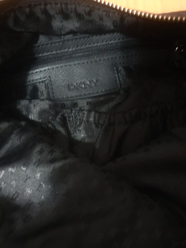 Bolso DKNY negro - Cadena dorada