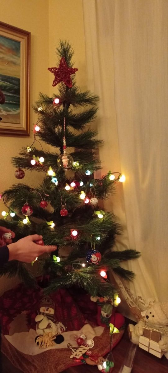 Árbol Navidad Realista (PRECIO NEGOCIABLE)