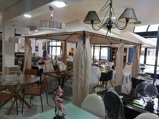 Pérgola jardín beige metal tela