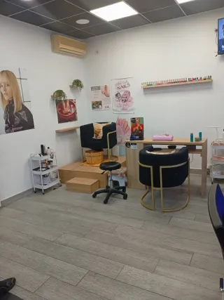 Se ofrece espacio de trabajo