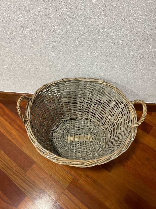 Cestino in vimini vintage