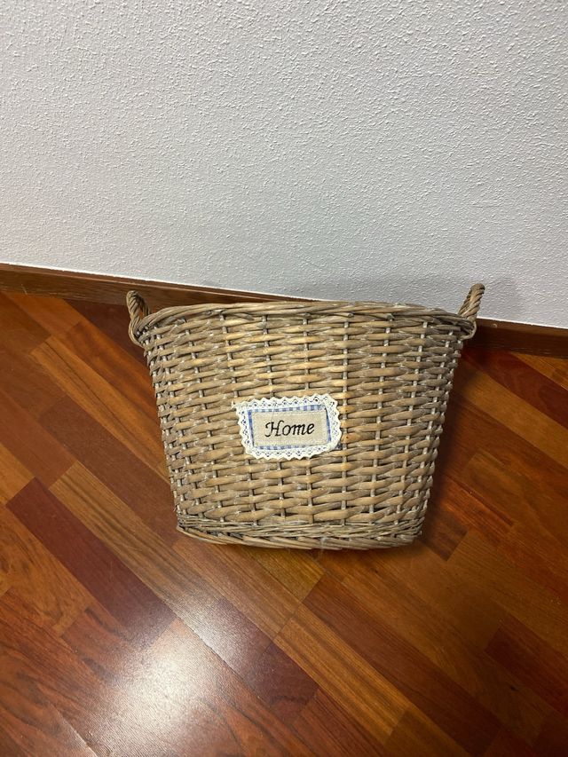 Cestino in vimini vintage