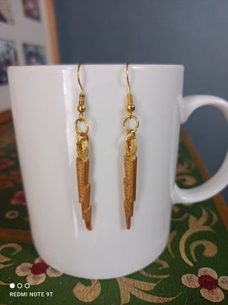 Pendientes rayo dorados