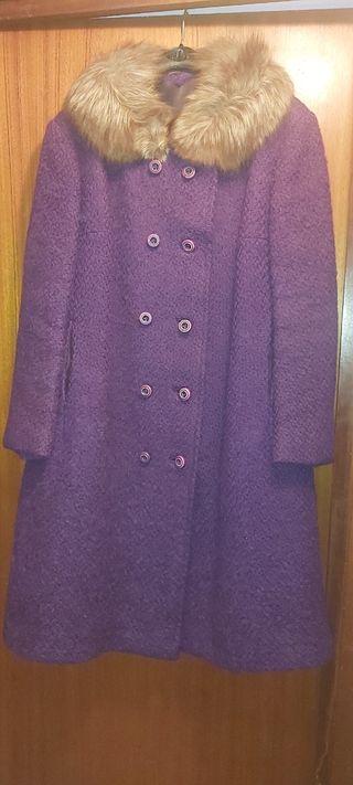 Abrigo morado mujer
