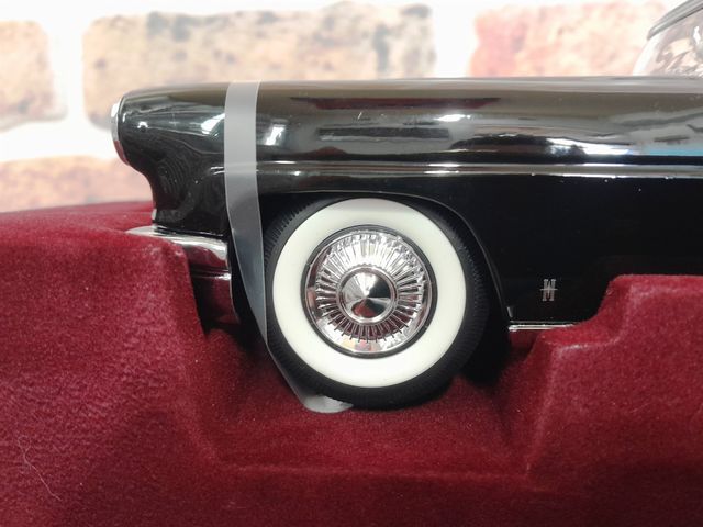 Lincoln Continental Mark II 1956 – Road Signature