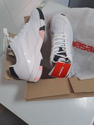 Zapatillas Kawasaki blancas y rosas