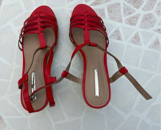 Sandalias rojas tacón cuña