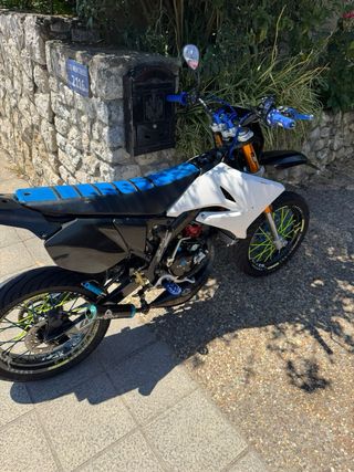  Yamaha DT50r - Moto