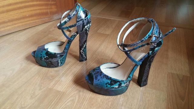 Sandalias tacón serpiente - talla 37