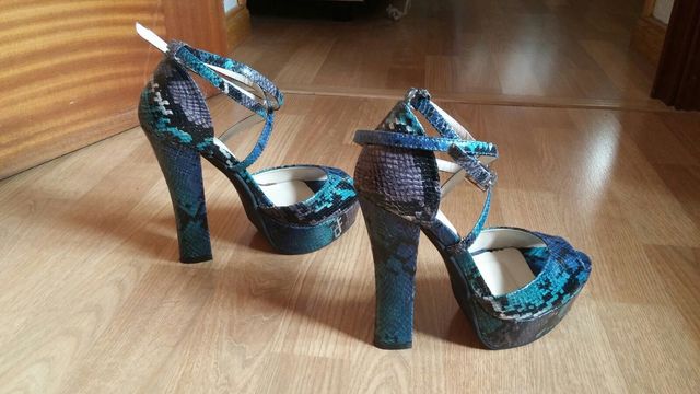 Sandalias tacón serpiente - talla 37