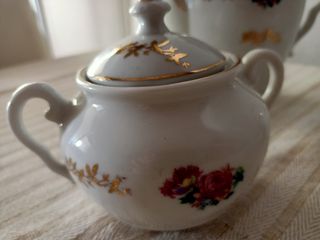 Juego café 4 tazas - Flores y detalles dorados