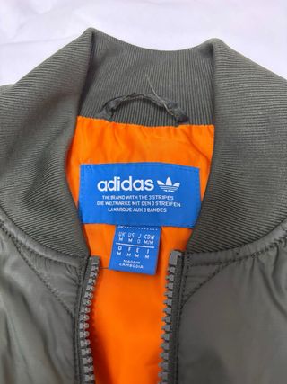 Chaqueta bomber Adidas verde militar