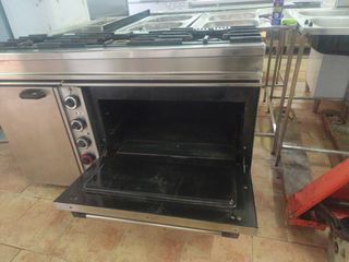 Cocina industrial 3 fuegos + horno