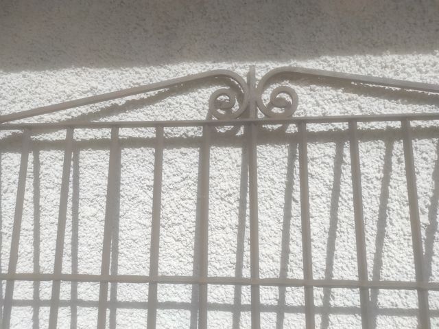 Reja antigua de hierro forjado