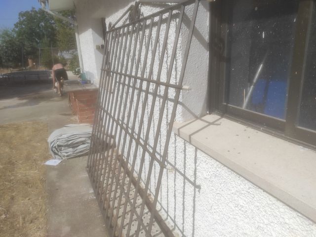 Reja antigua de hierro forjado