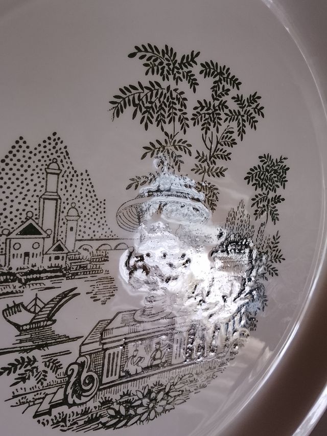 Plato vintage decorado