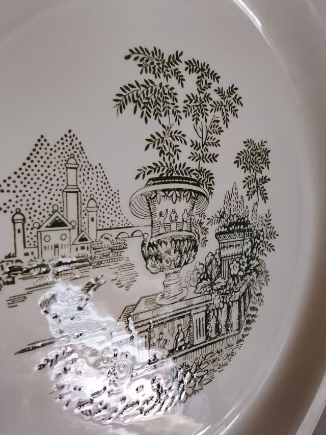 Plato vintage decorado