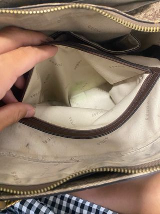 Bolso Guess marrón beige