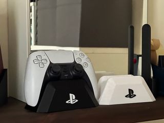 Soporte mando PS5 DualSense 3D • stand elegante