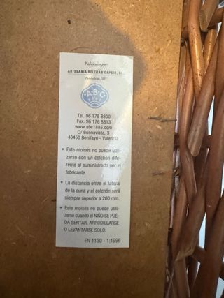 Cuna Moisés mimbre artesanal realizado a mano