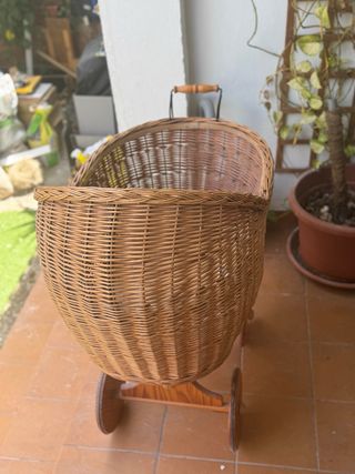Cuna Moisés mimbre artesanal realizado a mano