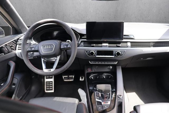 Audi RS4 2021