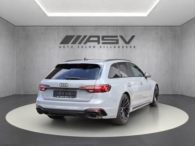 Audi RS4 2021