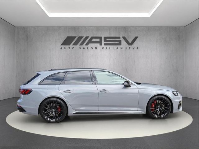 Audi RS4 2021