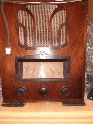 RADIO TIPO CAPILLA PHILIPS Y OTRA ASCAR 