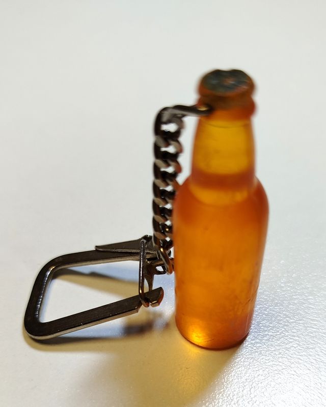Llavero de botellín de cerveza