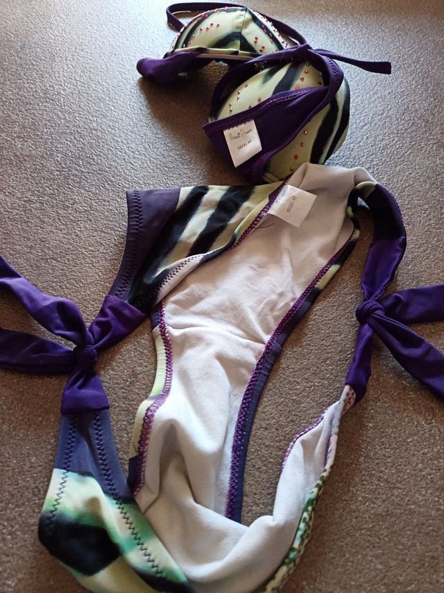 Bikini multicolor con perline