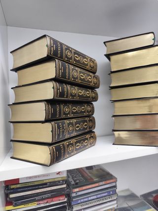 LOTES DE LIBROS COLECCIÓN CLÁSICOS CONTEMPORÁNEOS.