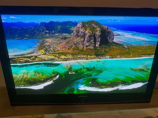 TV Samsung 50” con soporte pared