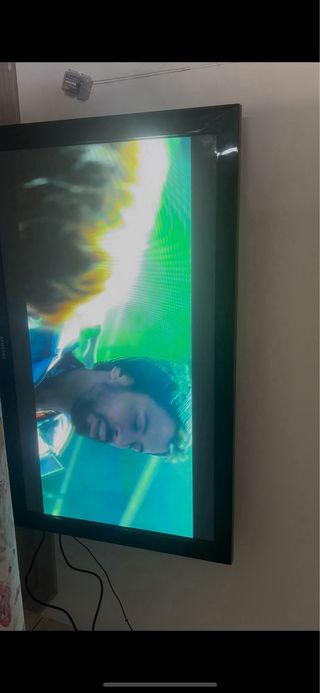TV Samsung 50” con soporte pared