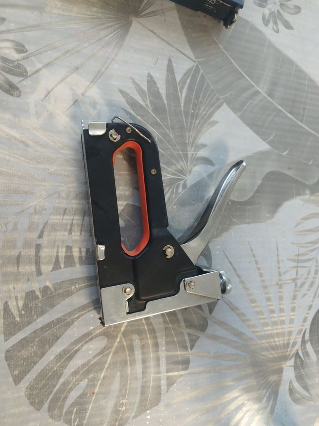 Pistola grapas - herramienta