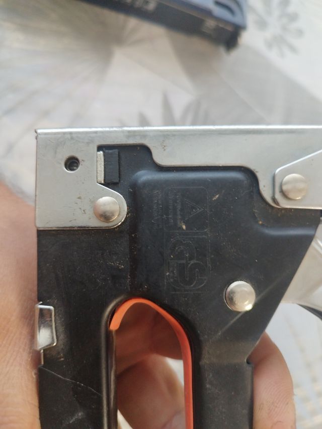 Pistola grapas - herramienta