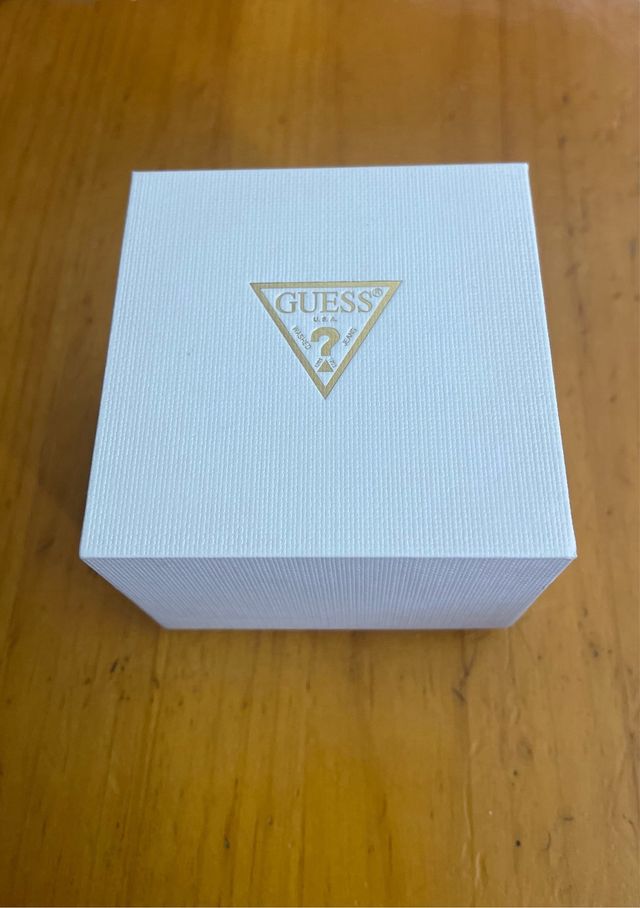 Reloj GUESS dorado
