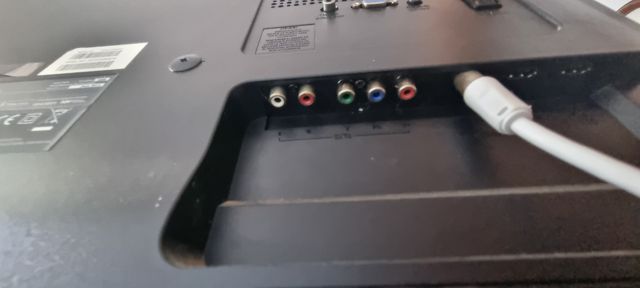 TV Philips 32" preta