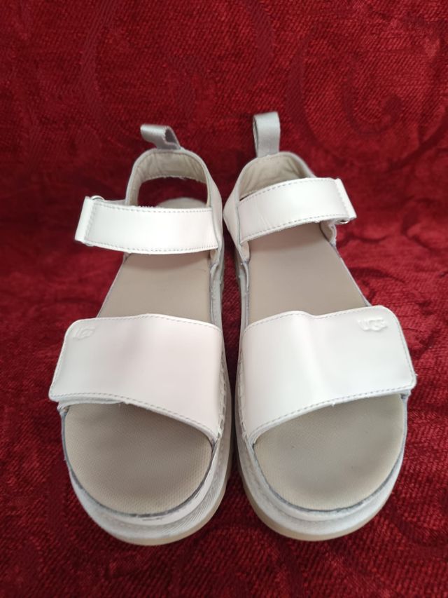 Sandalias UGG blancas