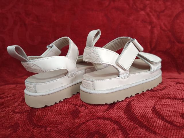 Sandalias UGG blancas