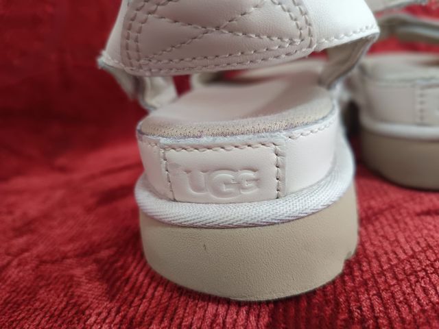 Sandalias UGG blancas