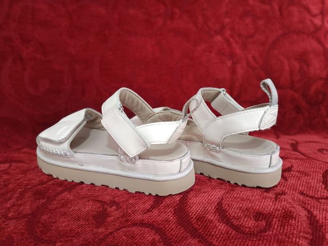 Sandalias UGG blancas