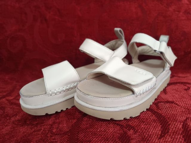 Sandalias UGG blancas