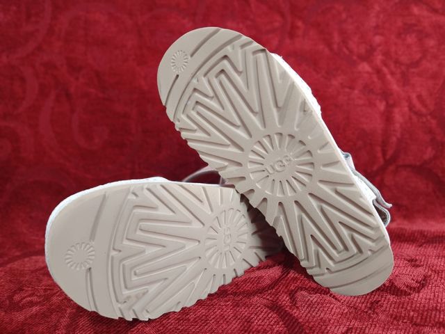 Sandalias UGG blancas