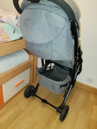 Silla paseo bebé ligera gris