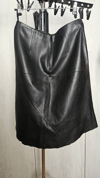 Falda negra cuero auténtica